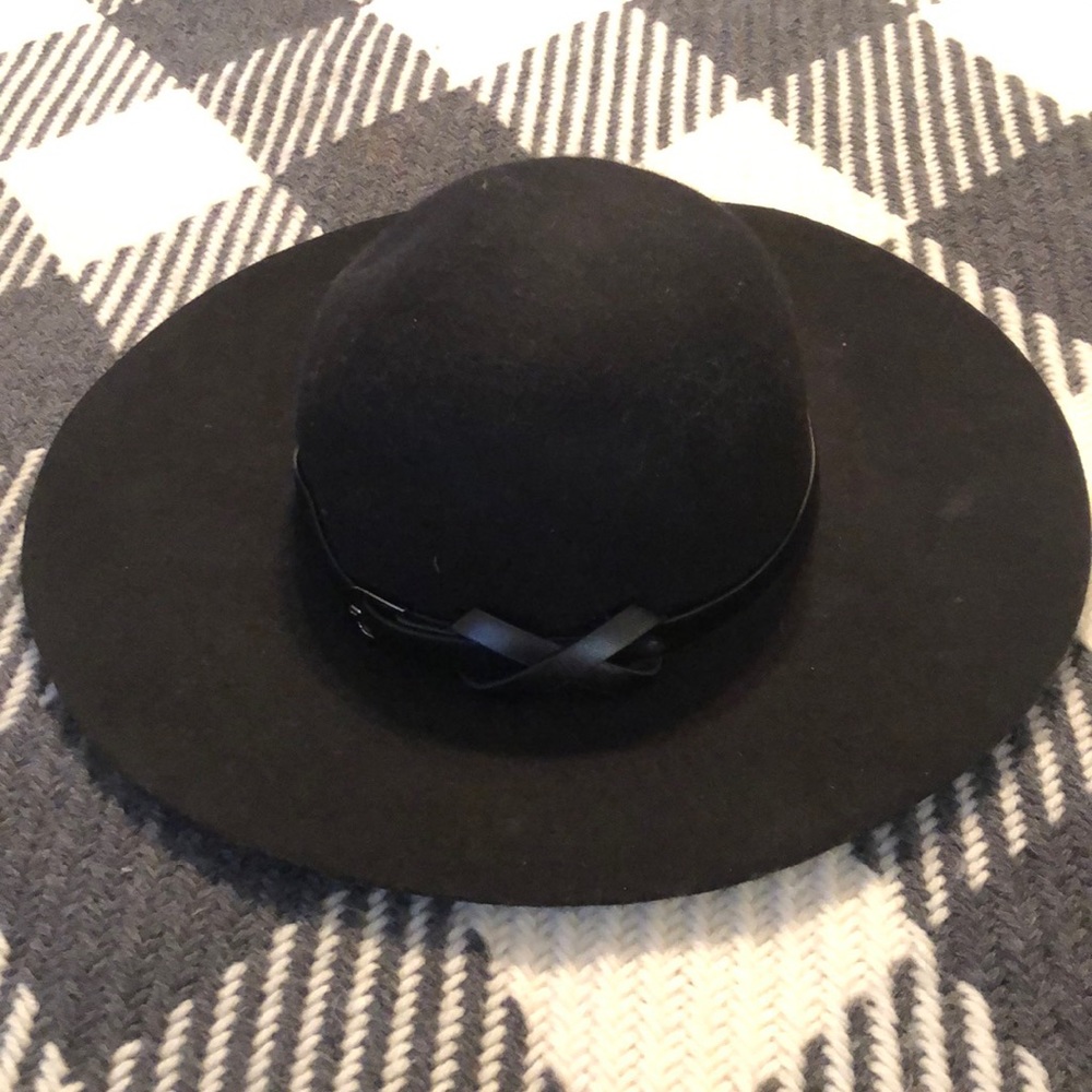 Echo wool hat
